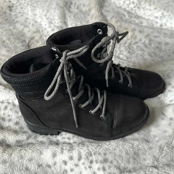 Universal thread black girls combat style boots size 7 - Picture 1 of 7